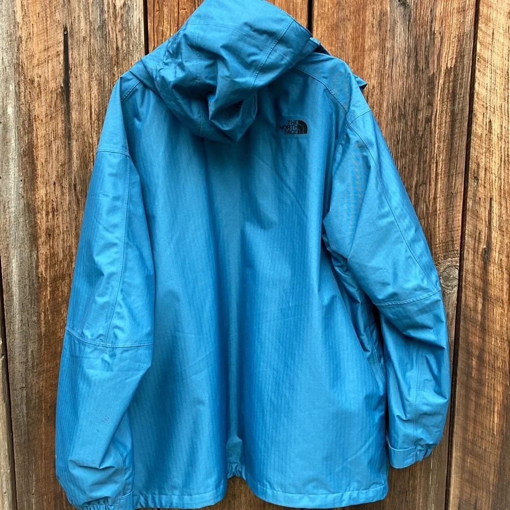 The North Face Men’s outdoor ski jacket size XL blue